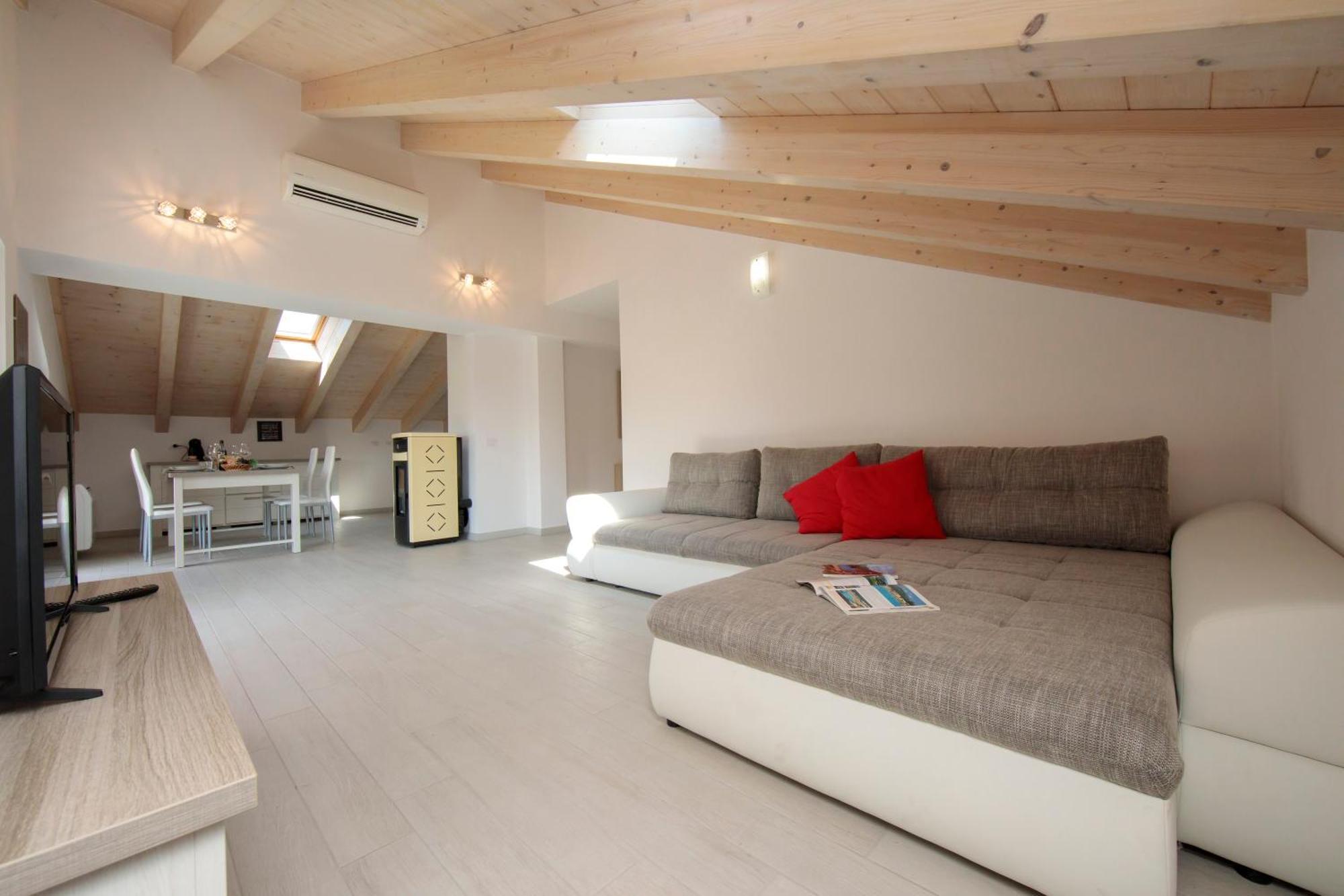 Silver Lake Apartment - Happy Rentals Angera Dış mekan fotoğraf