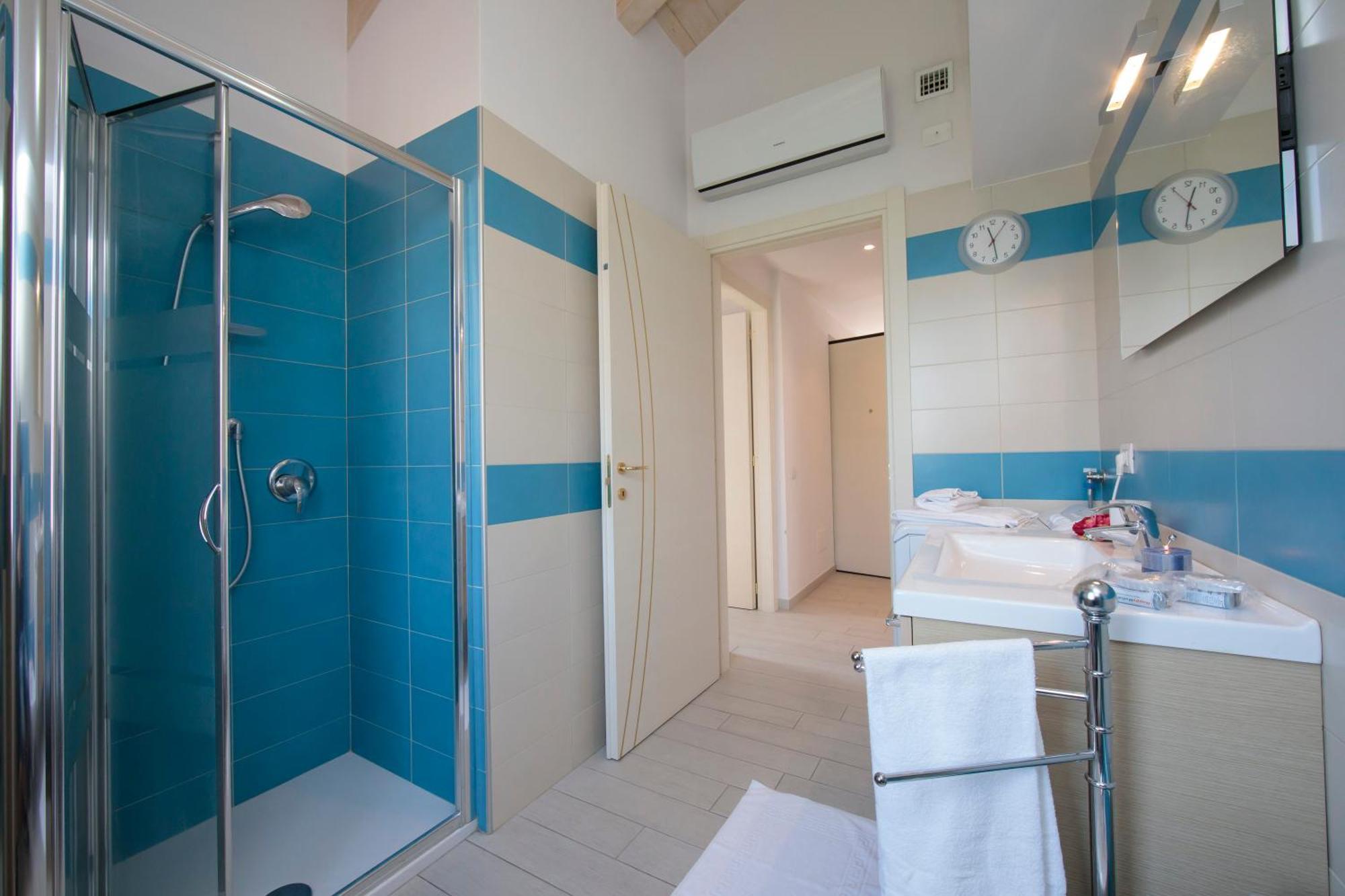 Silver Lake Apartment - Happy Rentals Angera Dış mekan fotoğraf