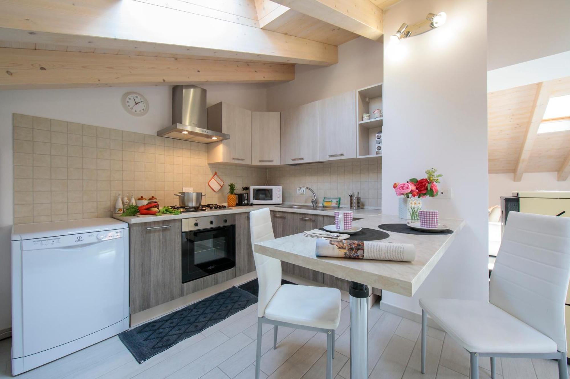 Silver Lake Apartment - Happy Rentals Angera Dış mekan fotoğraf