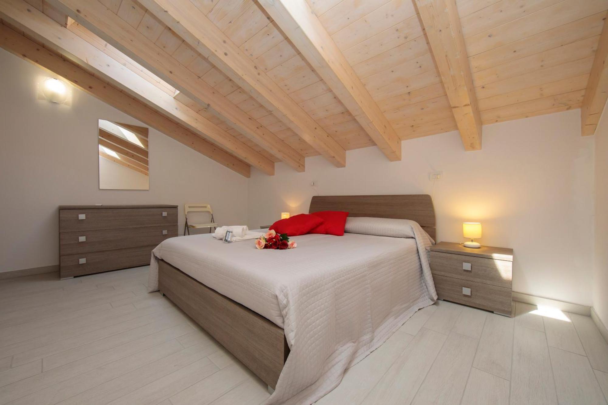 Silver Lake Apartment - Happy Rentals Angera Dış mekan fotoğraf